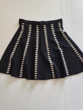 Olivia & Grace Black Circle Skirt with Cream Vertical Embroidered Trim Size L